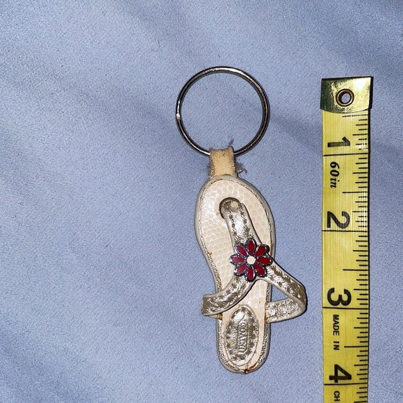 Coach INSPIRED, flip flop sandal vacation flower summer spring holiday keychain - Picture 1 of 4
